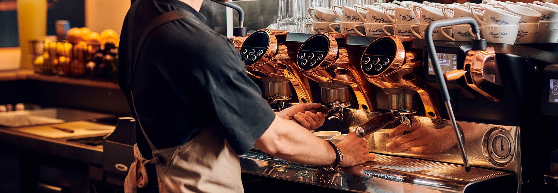 1.3.desktopheader-machines-DEAC-Koffie-Experts_1920x667NEW.jpg