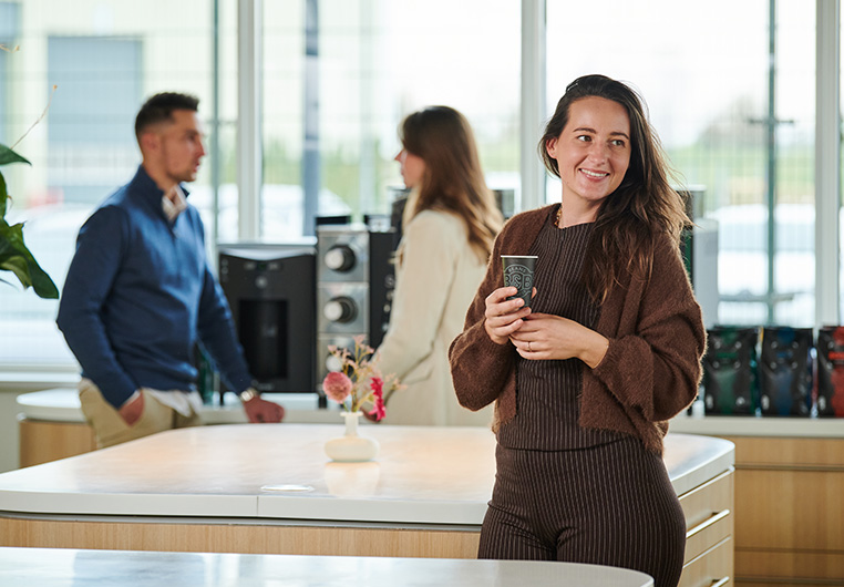 1.1.5.mobileheader-beansbusiness-DEAC-Koffie-Experts_762x530V2.jpg