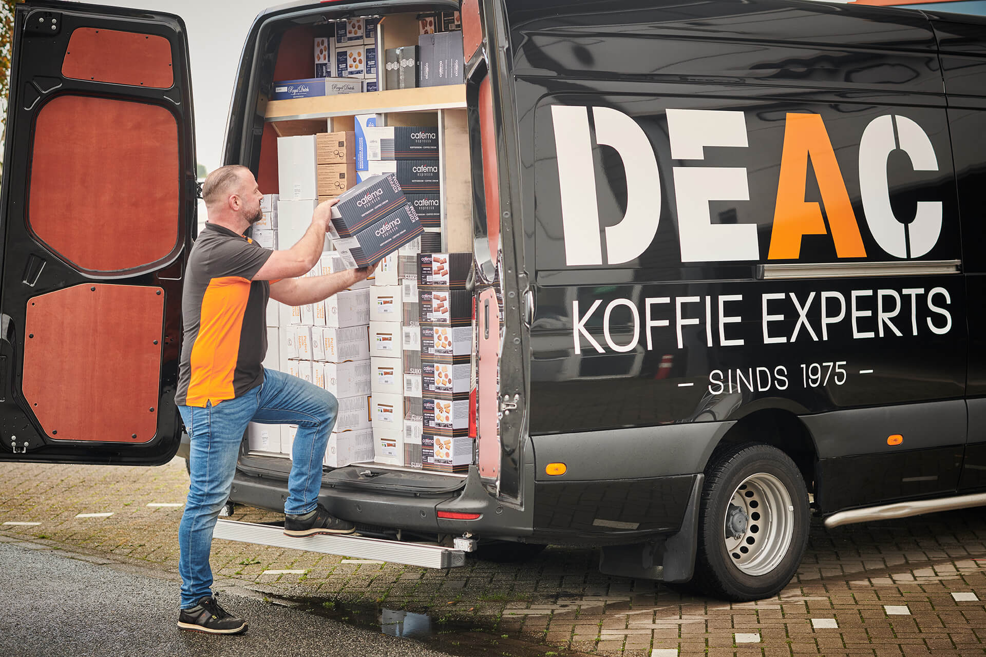 DEAC-koffie-experts-service-1920x1280-3.jpg